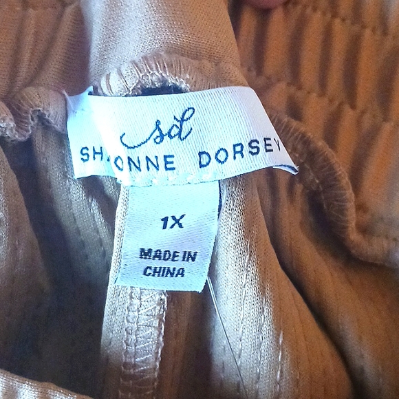 Shavonne Dorsey Gold Sequin  Leisure Suit - Picture 10 of 11